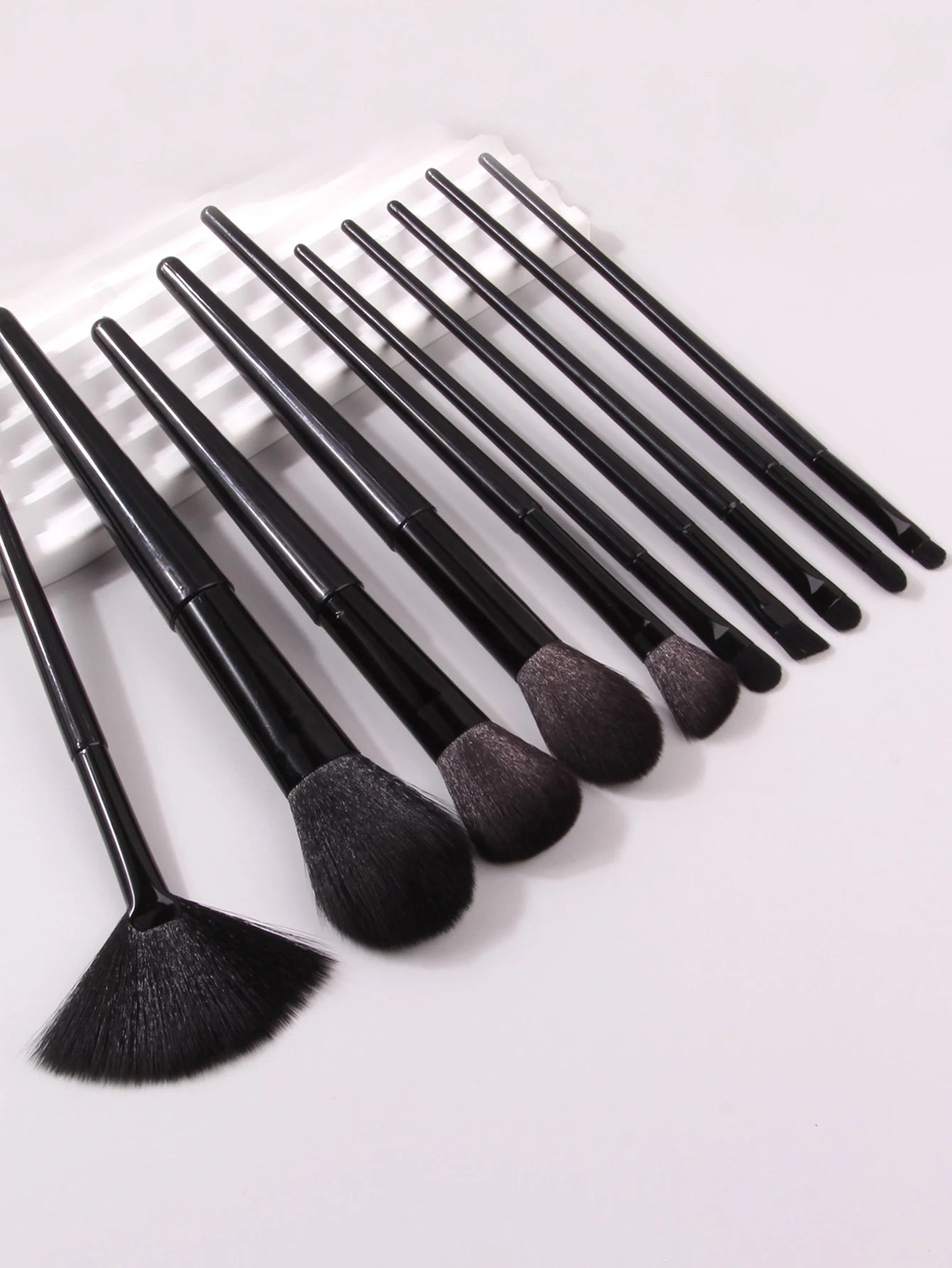 High-quality 10-piece Soft Bristle Black Makeup Brush Set, Foundation/Blush/Eyeshadow Brushes, Daily Beauty Tools for Beginners