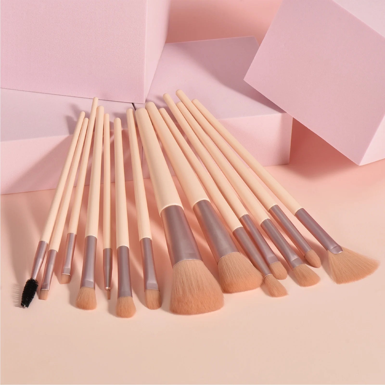 makeup brush set, including foundation, contouring, eyeshadow, eyeliner, eyebrow brush and other makeup tools